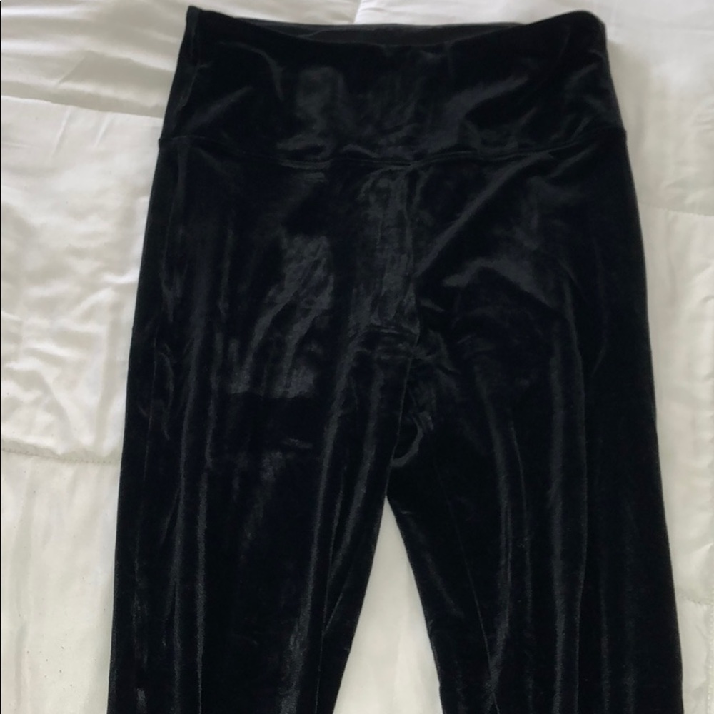 Assets size L velvet leggings.